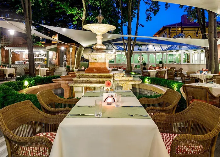 فندق Hagia Sofia Mansions Istanbul, Curio Collection By Hilton 5*