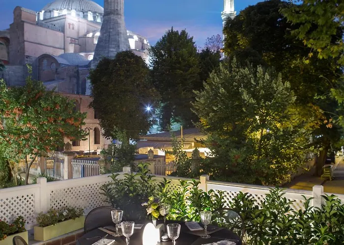 Hagia Sofia Mansions Istanbul, Curio Collection By Hilton