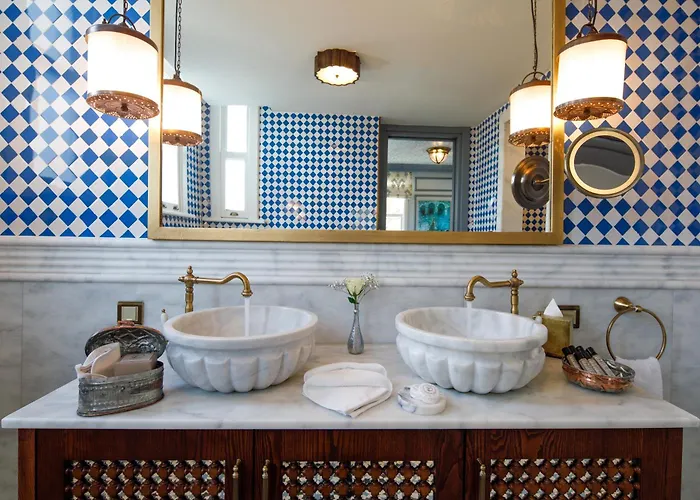 Hagia Sofia Mansions Istanbul, Curio Collection By Hilton