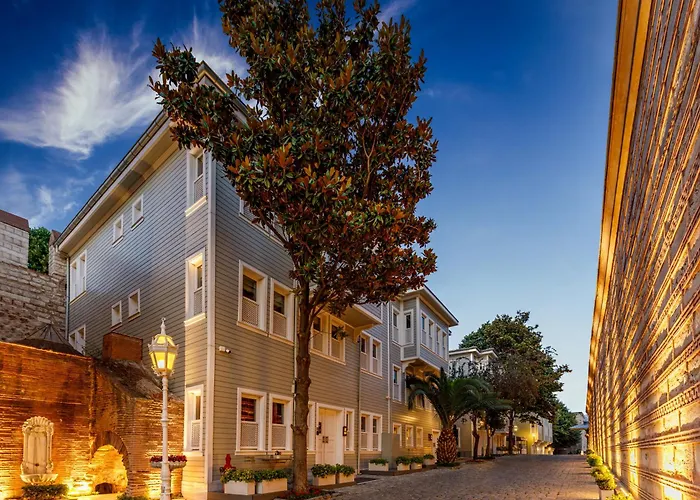 Hagia Sofia Mansions Istanbul, Curio Collection By Hilton